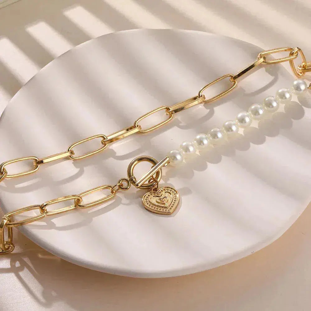 Crossed Heart Pendant with Pearls in Gold Claire