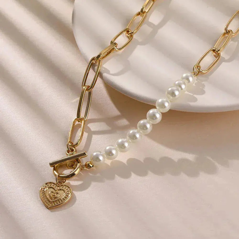 Crossed Heart Pendant with Pearls in Gold Claire