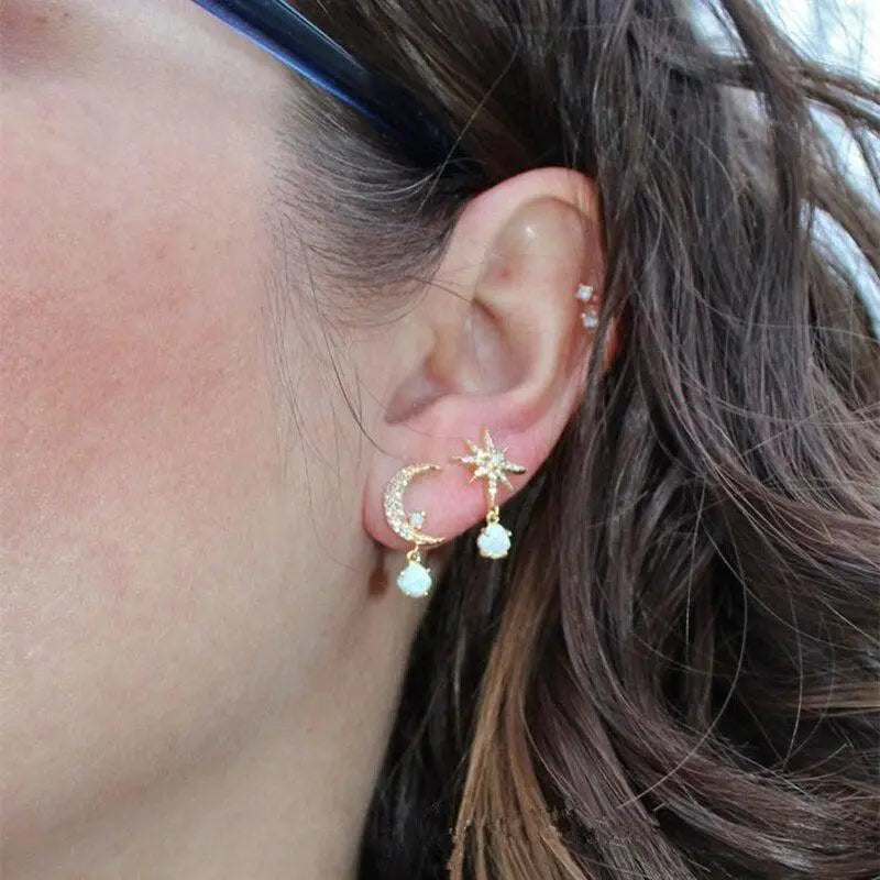 Moon and Star Earrings made of Gold and Opal Unique Joyas