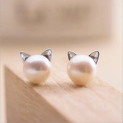 Kitten Earrings with Cultured Pearls and Silver Unique Joyas