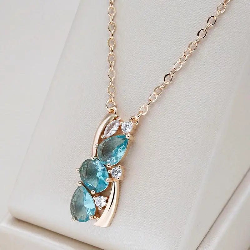 Elegant necklace made of blue crystal in gold Unique Joyas