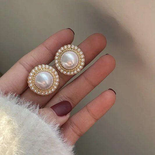 Elegant shiny pearl earrings Claire